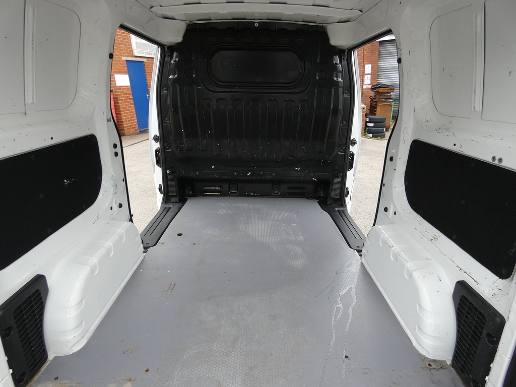 Nissan NV200 1.5Dci Acenta Panel Van Full History U5012 White #2