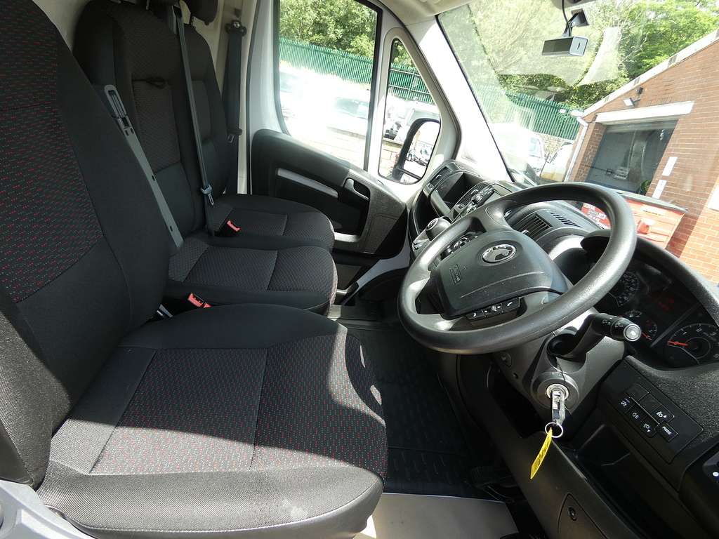 Vauxhall Movano 2.2 Cdti Biturbo Dynamic L2h2 Mwb Glass Carrier U White