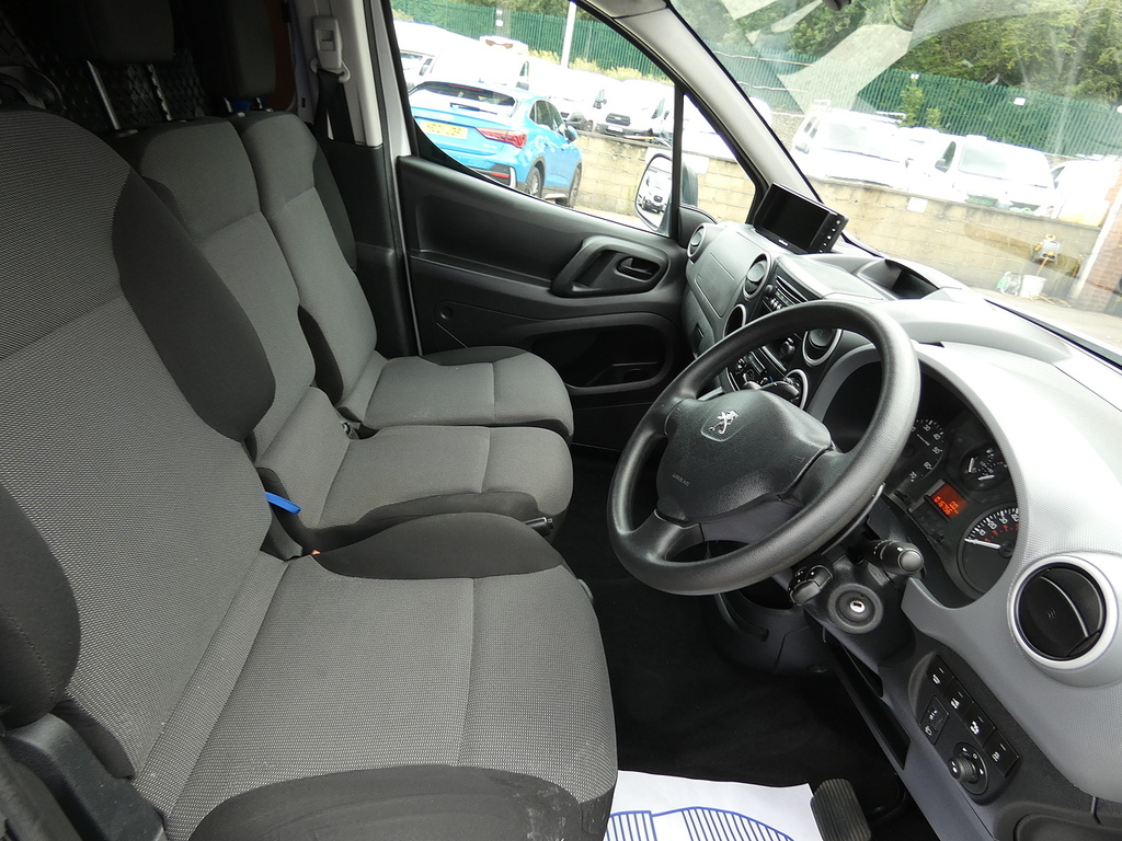Peugeot Partner 1.6Hdi 850 Se Mega Low Miles Ex Council White