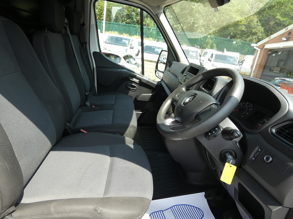 Renault Master 2.3Dci 35 Business L3h2 Lwb Medium Roof U5217 Ul White