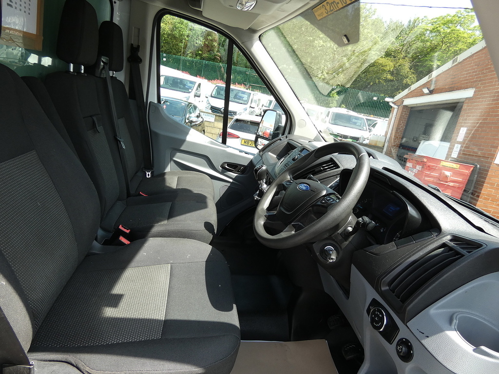 Ford Transit Custom T350 Lwb 130Ps 4M Luton With Tail Lift U5243 Ule White