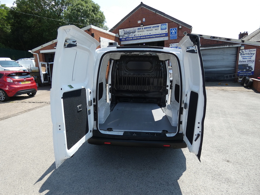 Nissan NV200 Acenta Rapid Plus Van White #23
