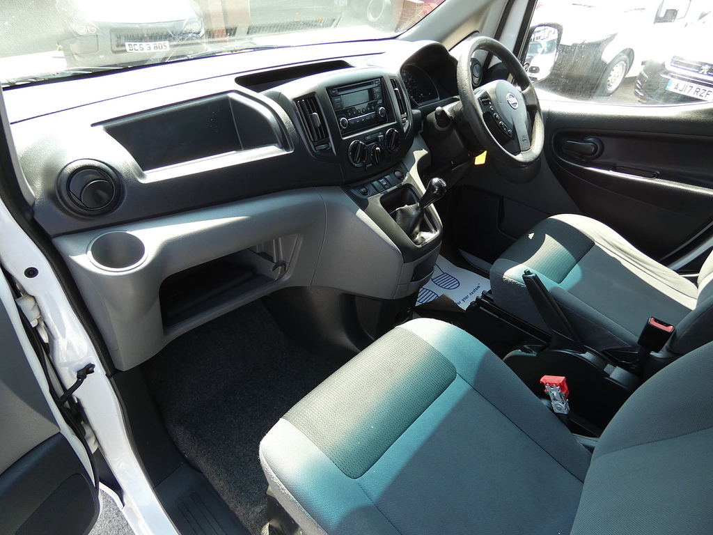 Nissan NV200 Acenta Rapid Plus Van White #18