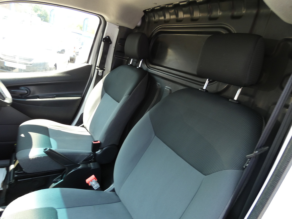 Nissan NV200 Acenta Rapid Plus Van White #19