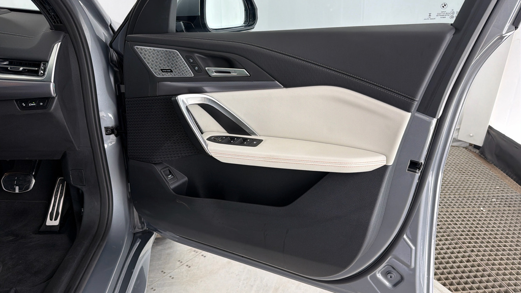 BMW iX2 230Kw Xdrive30 M Sport 65Kwh Black #43