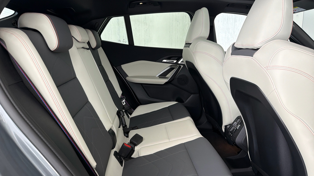 BMW iX2 230Kw Xdrive30 M Sport 65Kwh Black #44