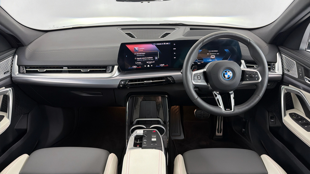 BMW iX2 20 66.5Kwh M Sport Suv Edrive 1 Grey #4