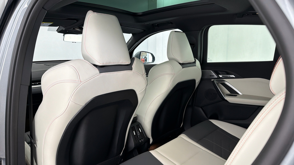 BMW iX2 230Kw Xdrive30 M Sport 65Kwh Black #46