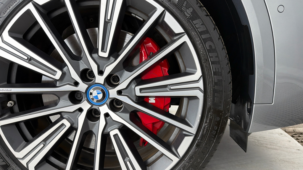 BMW iX2 230Kw Xdrive30 M Sport 65Kwh Black #25