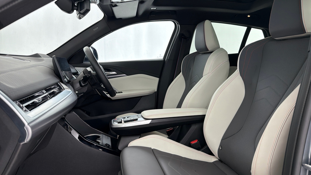 BMW iX2 230Kw Xdrive30 M Sport 65Kwh Black #48