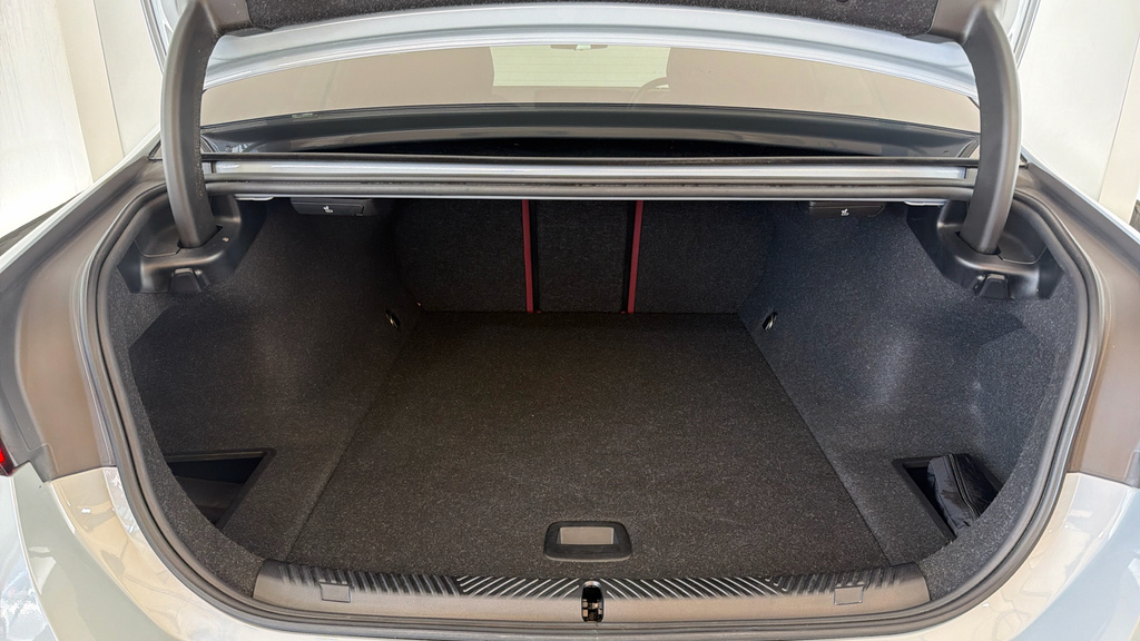 BMW i5 40 83.9Kwh M Sport Saloon Edrive Black #13