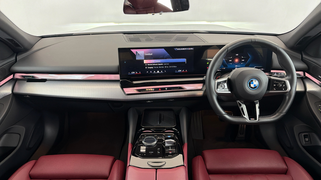 BMW i5 40 83.9Kwh M Sport Pro Saloon Ed Grey #4