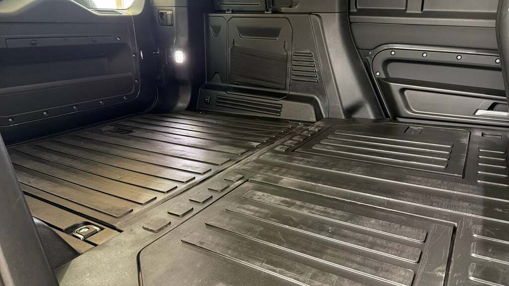 Land Rover Defender 3.0 D250 Mhev S Hard Top Suv 4Wd Swb Euro 6 Silver #26
