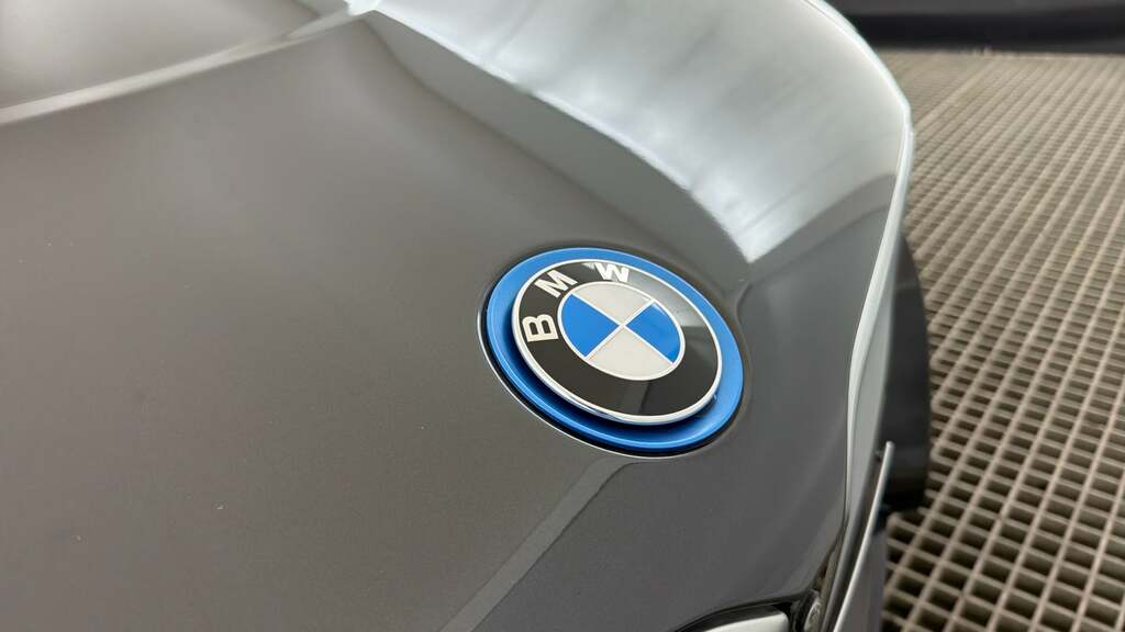 BMW i8 2dr Auto Blue #24