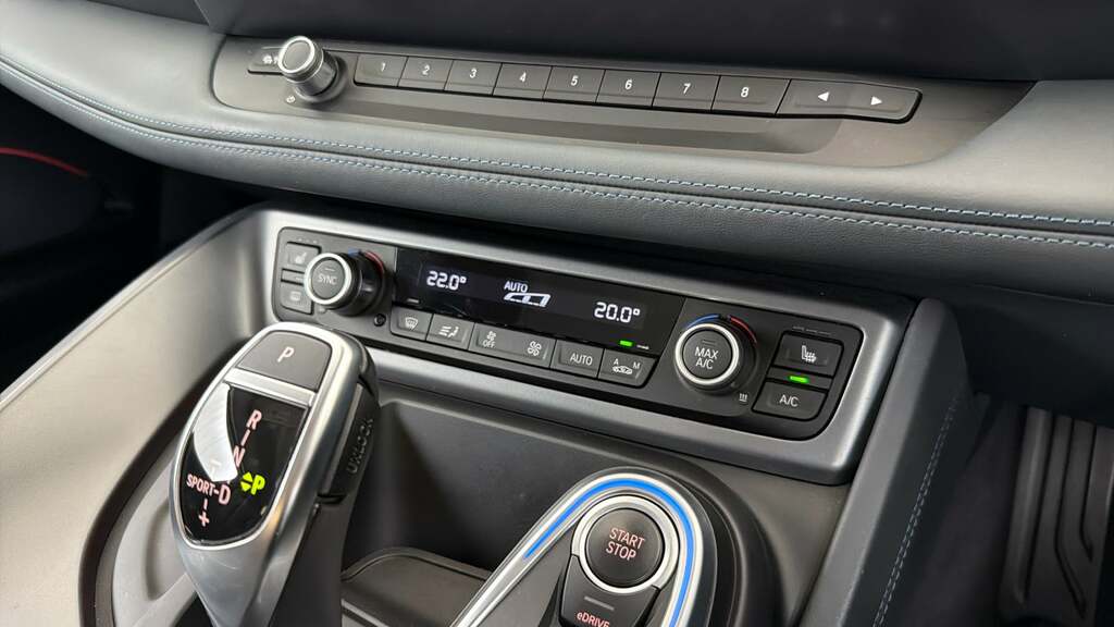 BMW i8 2dr Auto Blue #38