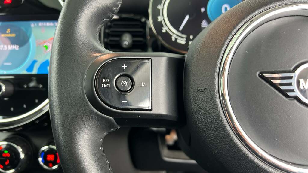 Mini Hatch 1.5 Cooper Exclusive Grey #17