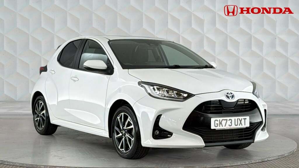 Toyota Yaris 1.5 Vvt-h Design Hatchback Hybrid E-cvt White