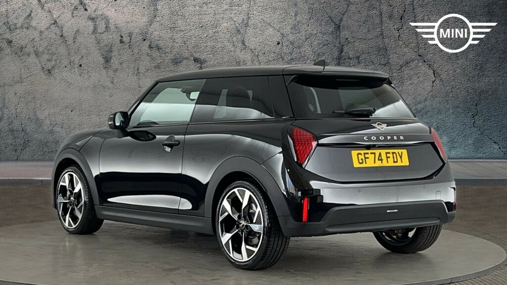 Mini Hatch 1.5C Exclusive Hatchback Steptronic Eur Black #2