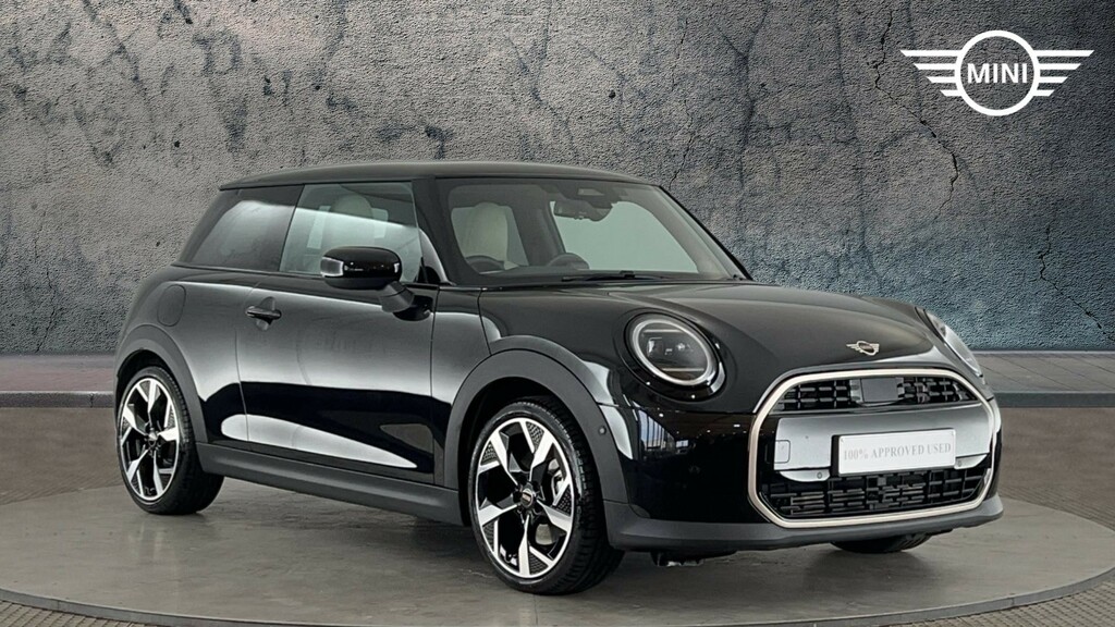 Mini Hatch 1.5C Exclusive Hatchback Steptronic Eur Black