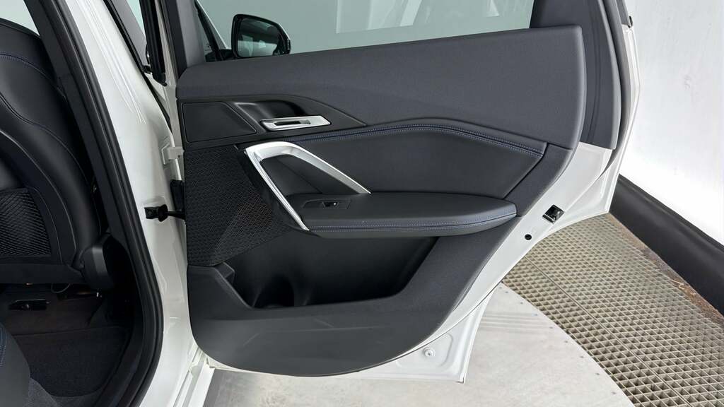 BMW iX1 Suv Black #37
