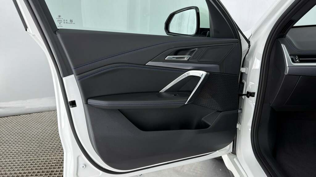 BMW iX1 Suv Black #27