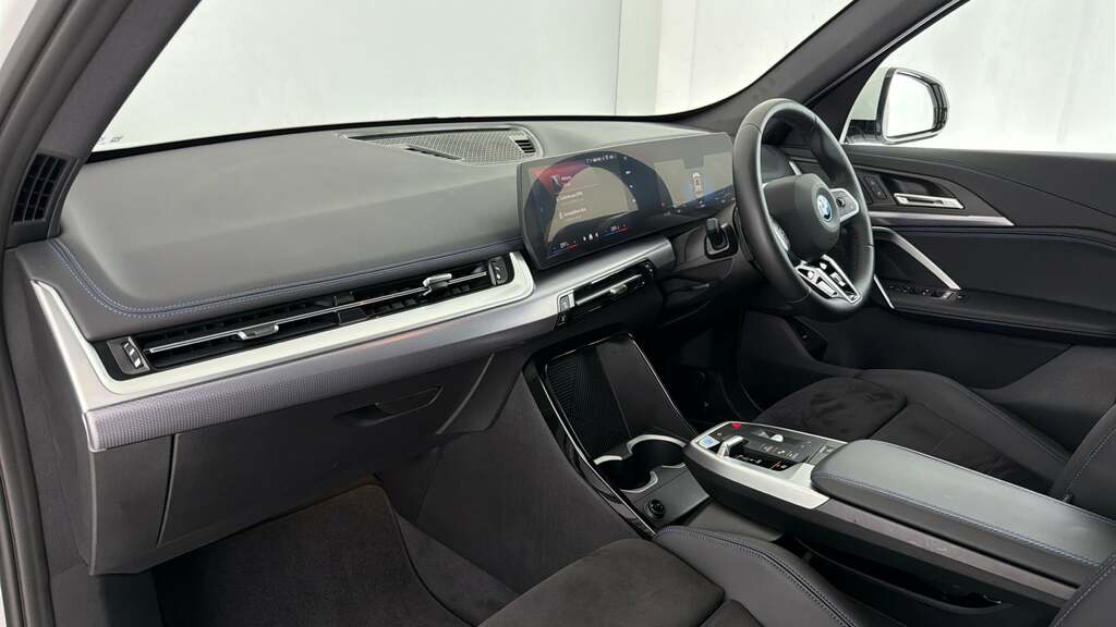 BMW iX1 Suv Black #7