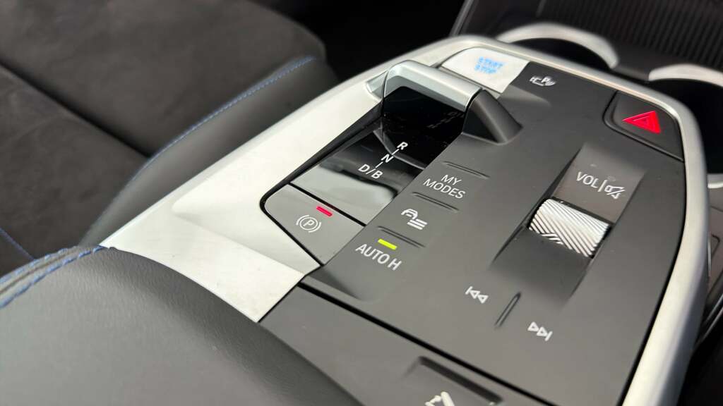 BMW iX1 Suv Black #19