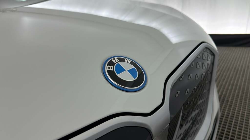 BMW iX1 Suv Black #24