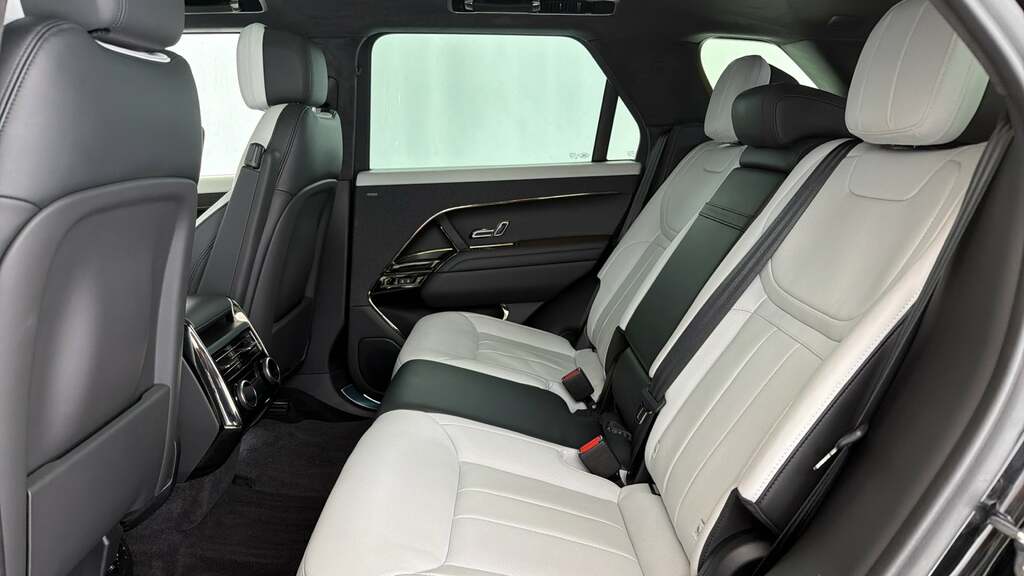 Land Rover Range Rover Sport 3.0 P460e 38.2Kwh Suv Plu Black #4