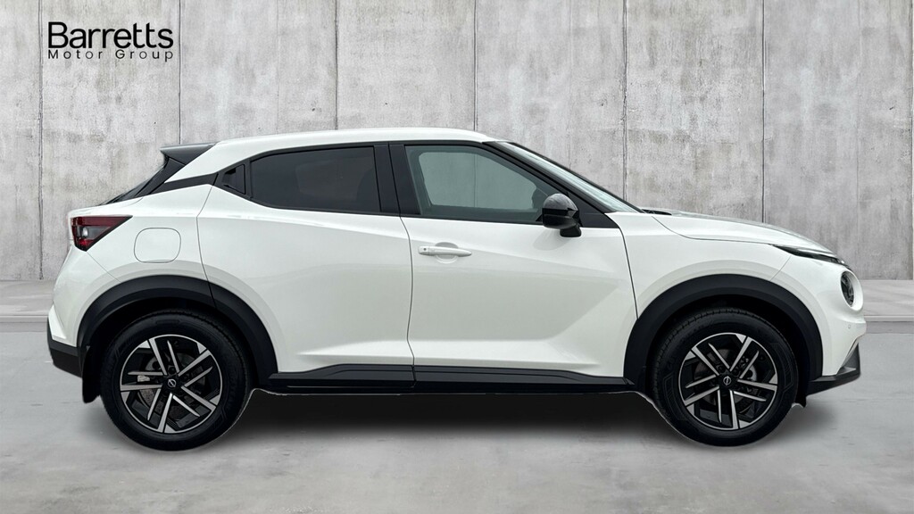 Nissan Juke 1.6 N-connecta Hybrid FV25HBZ White #2