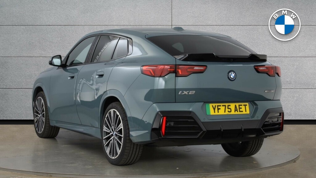 BMW iX2 30 66.5Kwh M Sport Suv Xdrive 1 Green #2