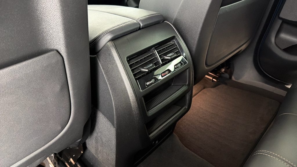 BMW X6 X6 M50i Grey #29