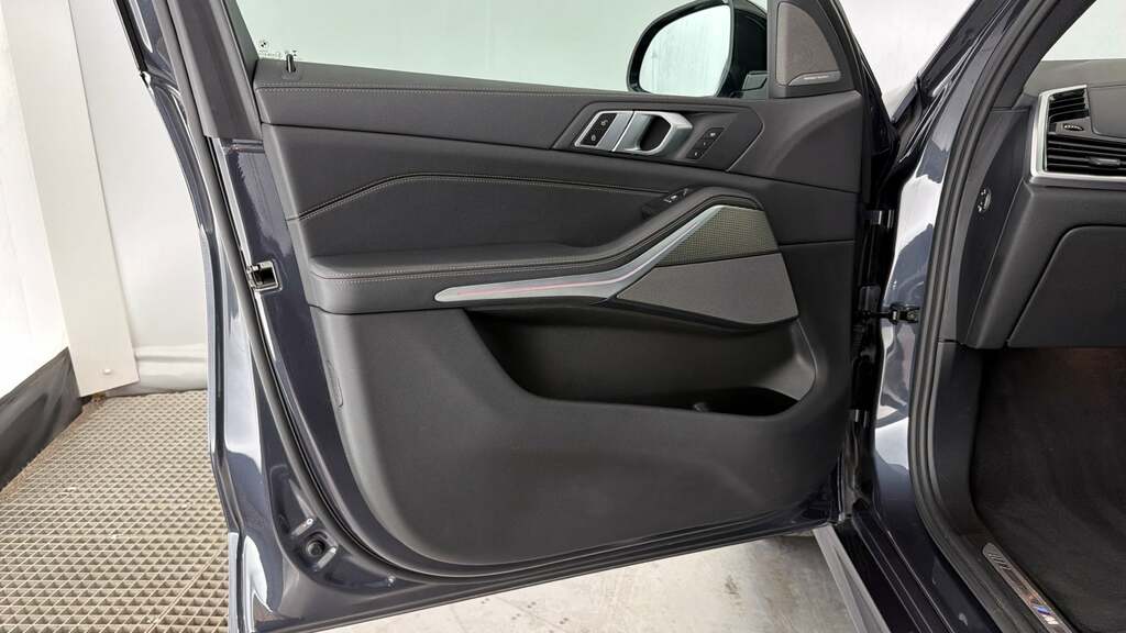 BMW X5 X5 M50i Black #43