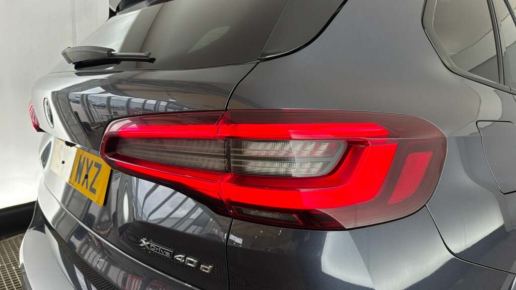 BMW X5 X5 M50i Black #22