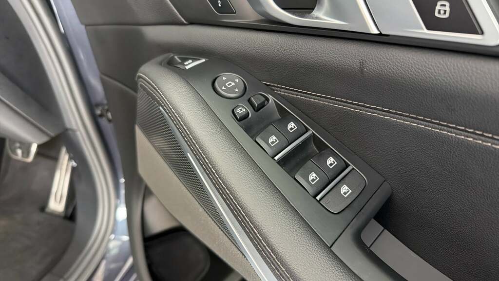 BMW X5 X5 M50i Black #30