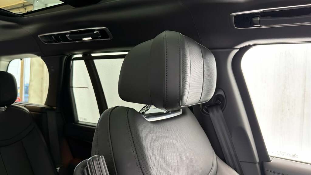 Land Rover Range Rover 3.0 D300 Dynamic Se 2024 Grey #24