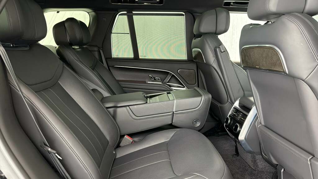 Land Rover Range Rover 3.0 D300 Dynamic Se 2024 Grey #34