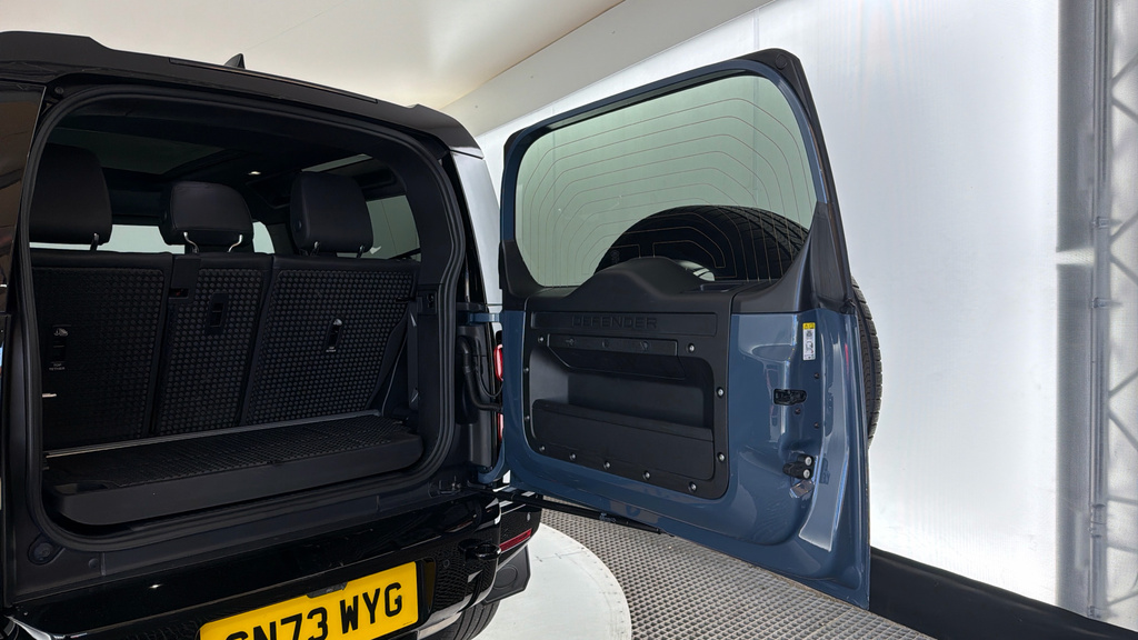Land Rover Defender 90 X-dynamic Hse 90 Grey #36
