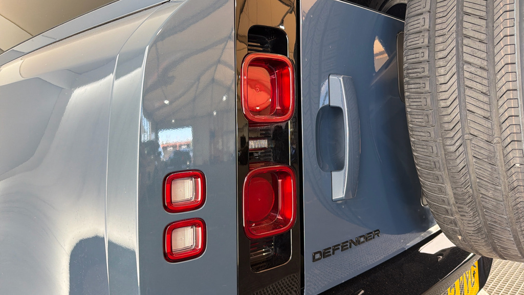 Land Rover Defender 90 X-dynamic Hse 90 Grey #19