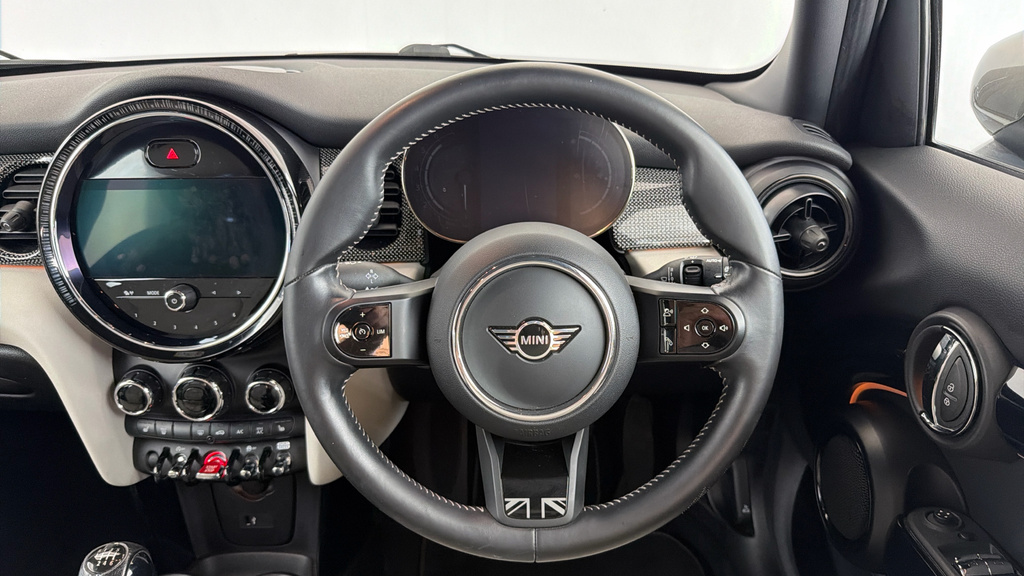 Mini Hatch 1.5 Cooper Exclusive Hatchback E Black #5