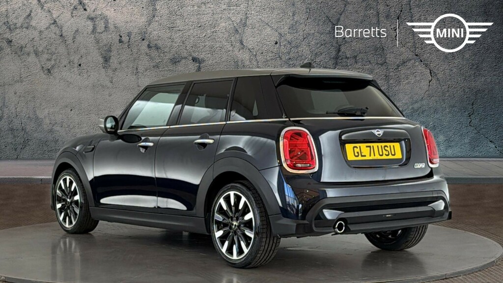 Mini Hatch 1.5 Cooper Exclusive Hatchback E Black #2