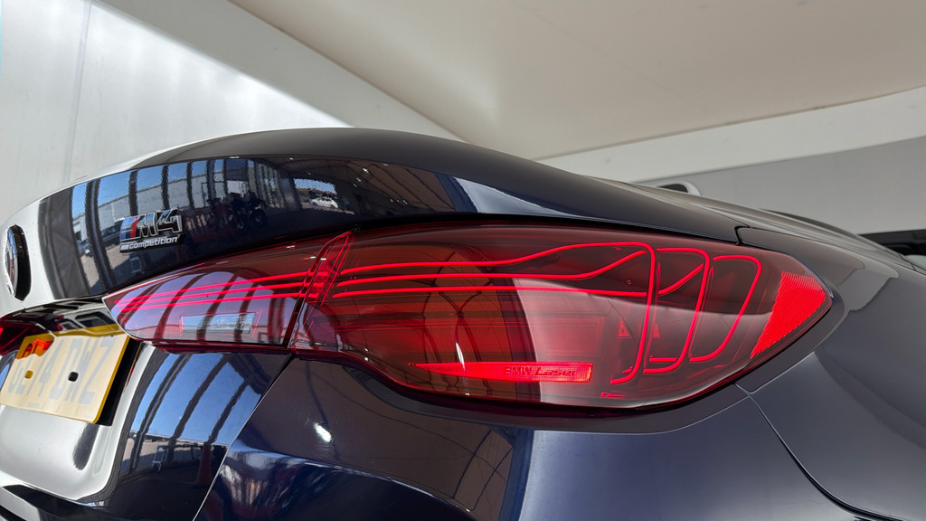 BMW M4 3.0 Biturbo Competition M Convertible S #22