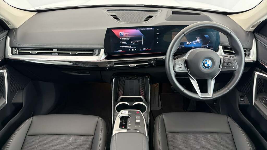 BMW iX1 30 66.5Kwh Xline Suv Xdrive 11K White #4