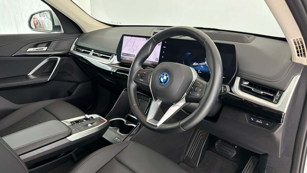 BMW iX1 30 66.5Kwh Xline Suv Xdrive 11K White #6
