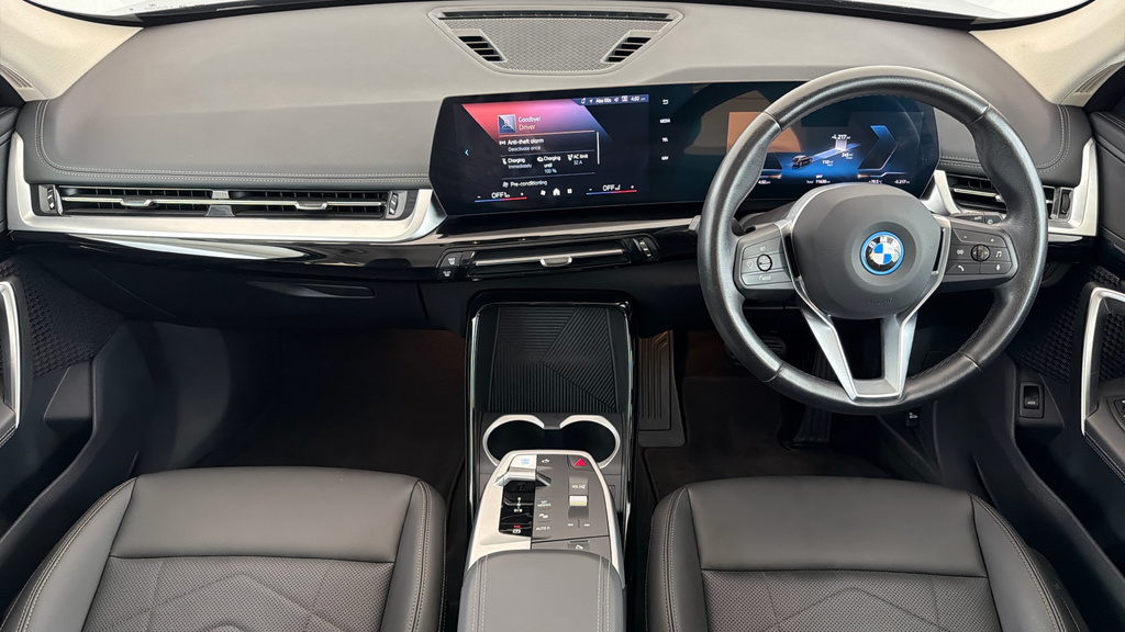 BMW iX1 30 66.5Kwh Xline Suv Xdrive 11K Black #4