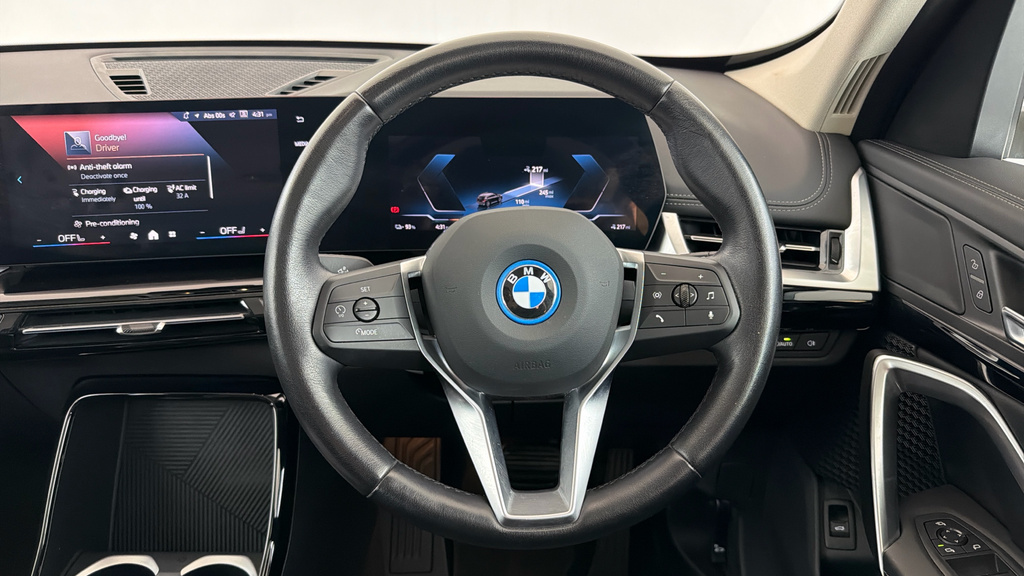 BMW iX1 30 66.5Kwh Xline Suv Xdrive 11K Black #5