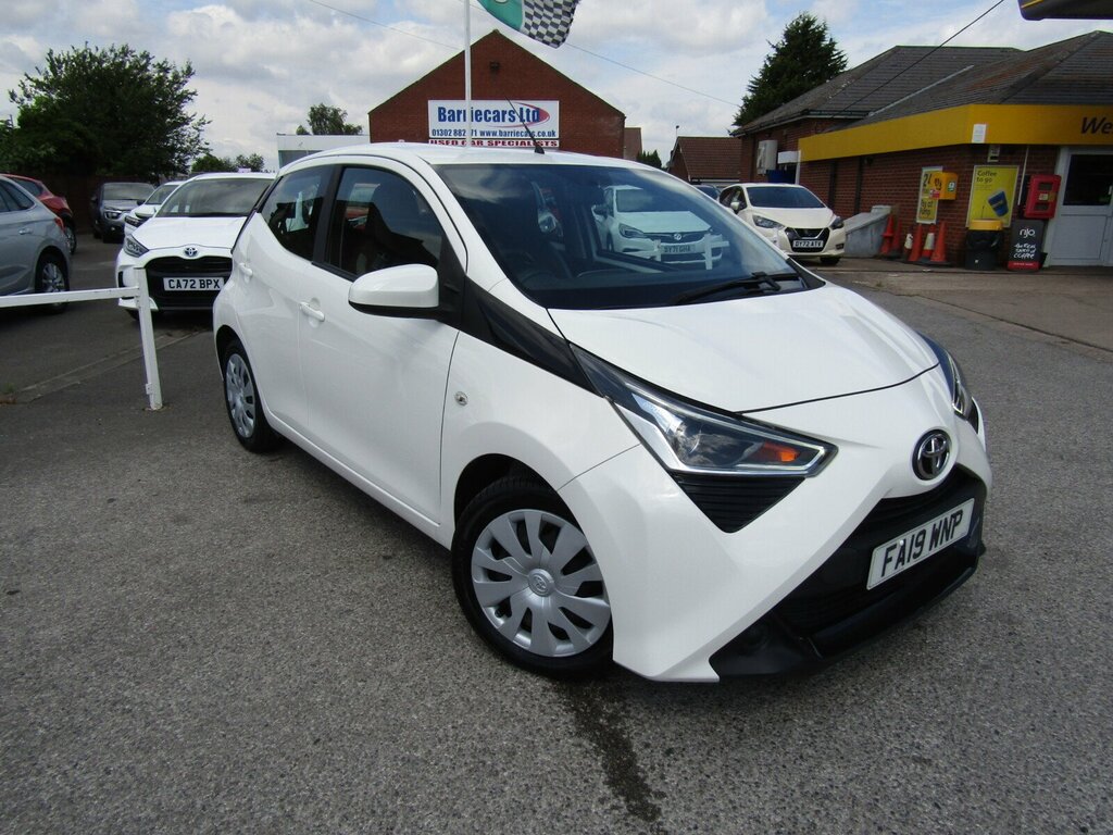 Toyota Aygo 1.0 Vvt-i X-play Euro 6 FA19WNP White #5