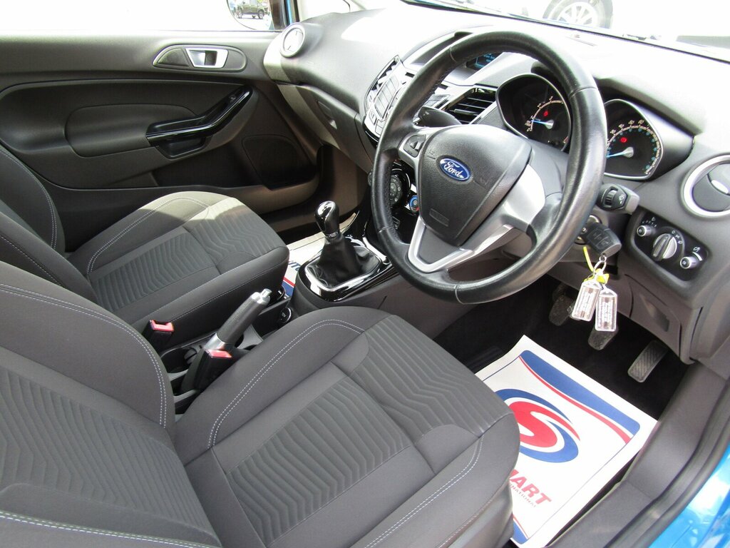 Ford Fiesta 1.25 Zetec Hatchback Euro 5 82 White #14