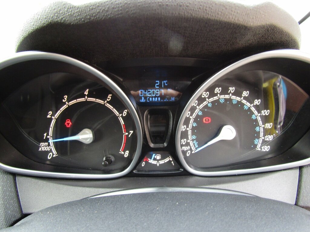 Ford Fiesta 1.25 Zetec Hatchback Euro 5 82 White #19