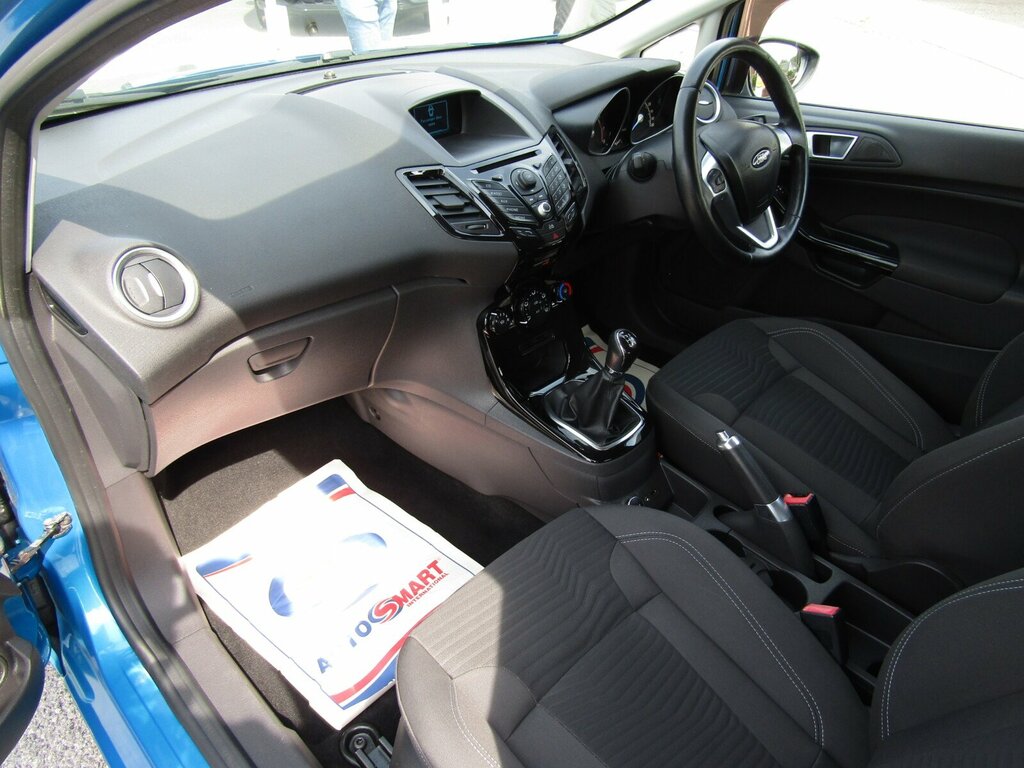Ford Fiesta 1.25 Zetec Hatchback Euro 5 82 White #23
